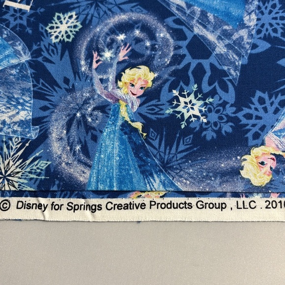 5 Yards Elsa Character Toss Cotton Fabric - Picture 5 of 5